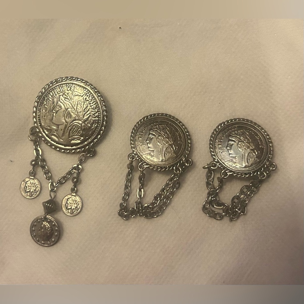 Vintage Silvertone Medallion Brooch and earring set Earrings